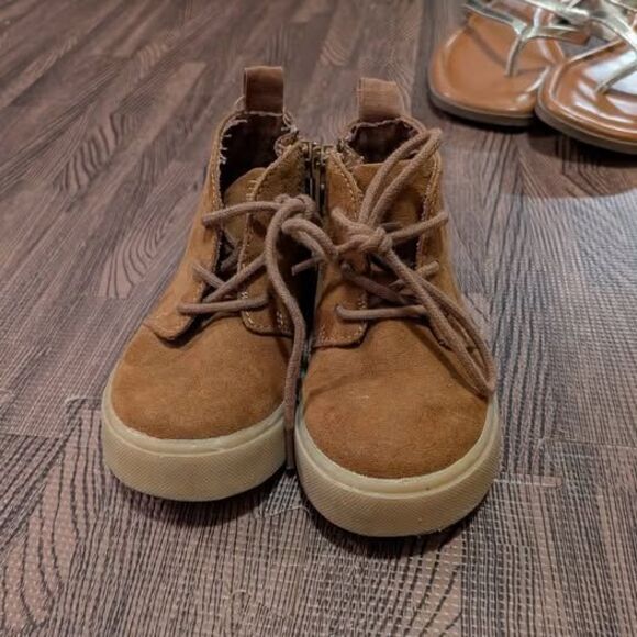 Toddler size 6 lace up suede Gap boots EUC - Picture 1 of 3
